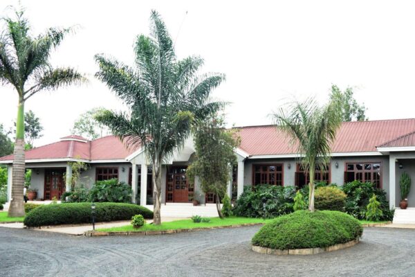 PLANET LODGE: ARUSHA - Image 3